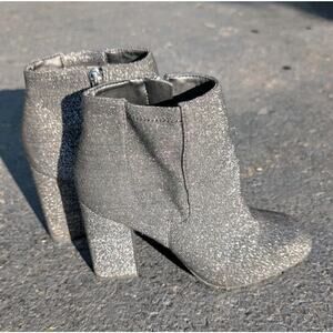 Marc Fisher Womens Gemi Silver Metallic Chunky Heeled Ankle Boots Booties Sz 7.5